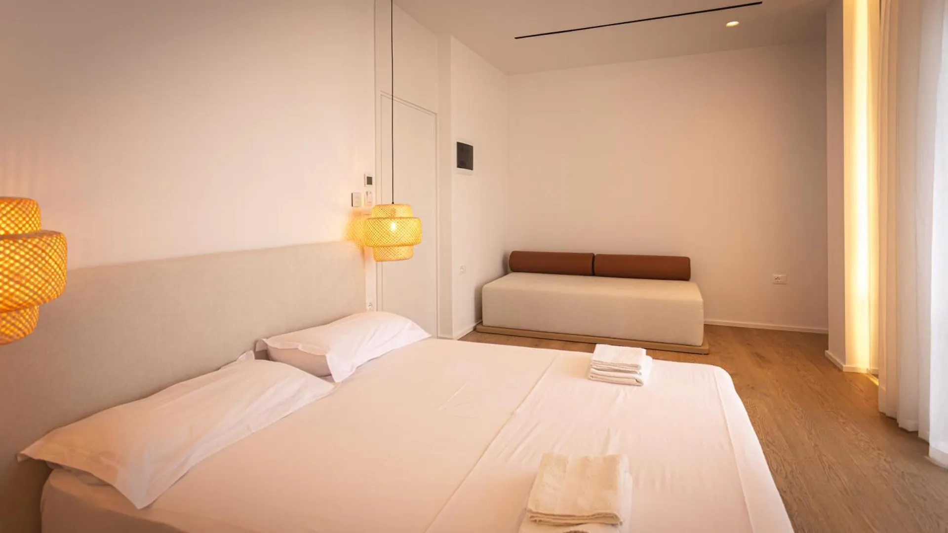 Villa Mucho Saranda 3*,