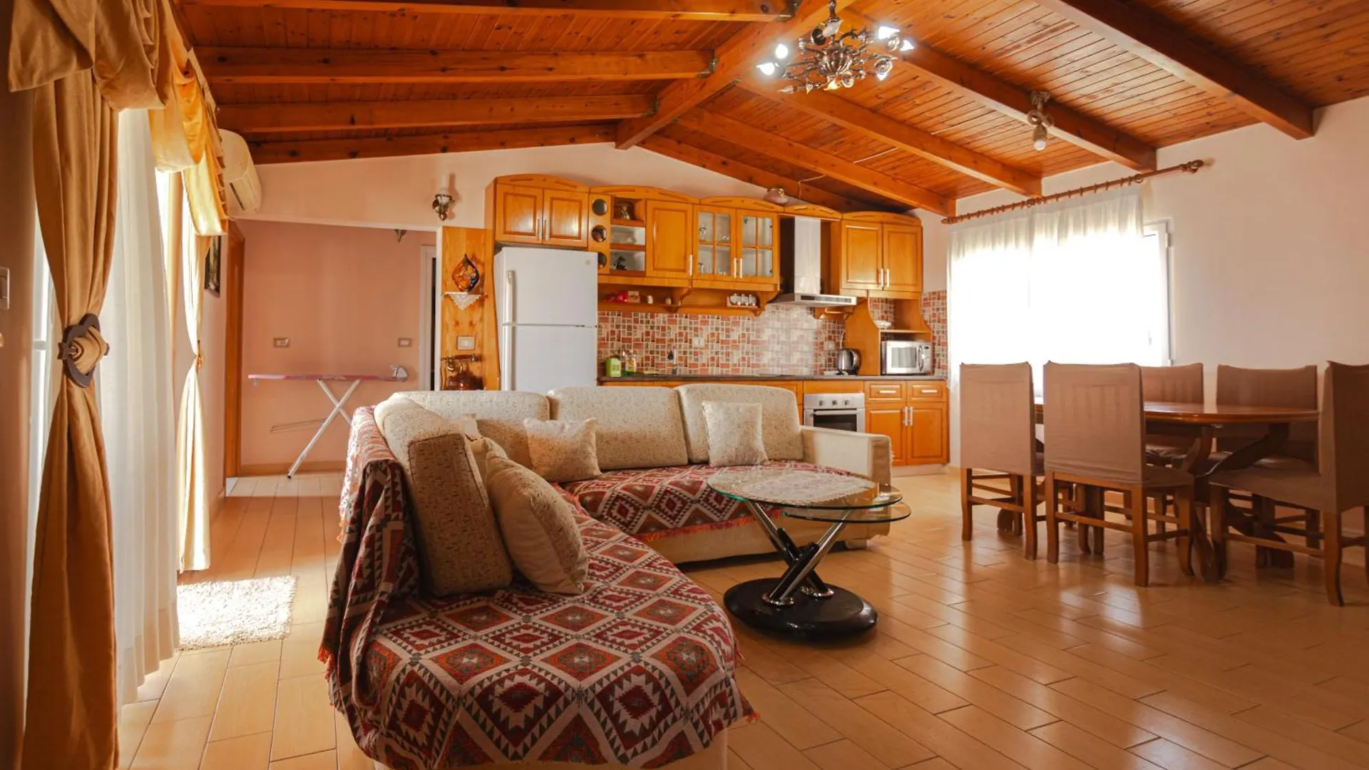 Villa Mucho Saranda